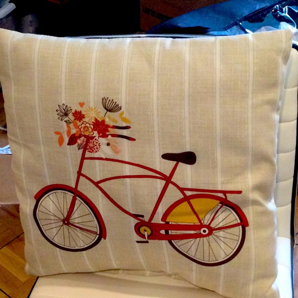 Bicycle accent pillow, 18x18.